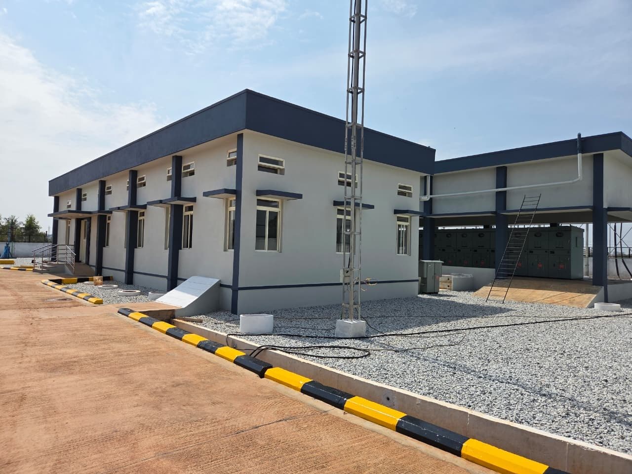 The control building and the switchgear hall