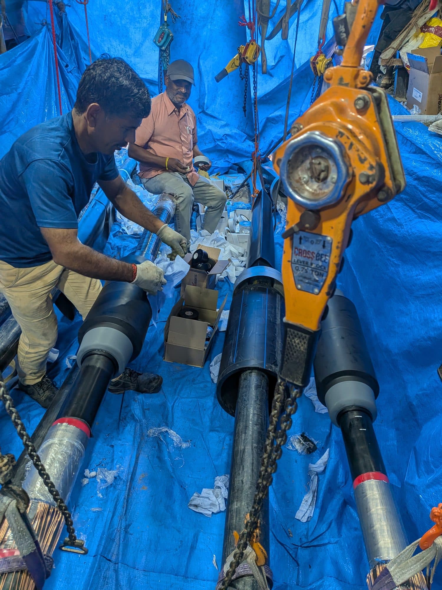 Jointers at the chain block over the cable