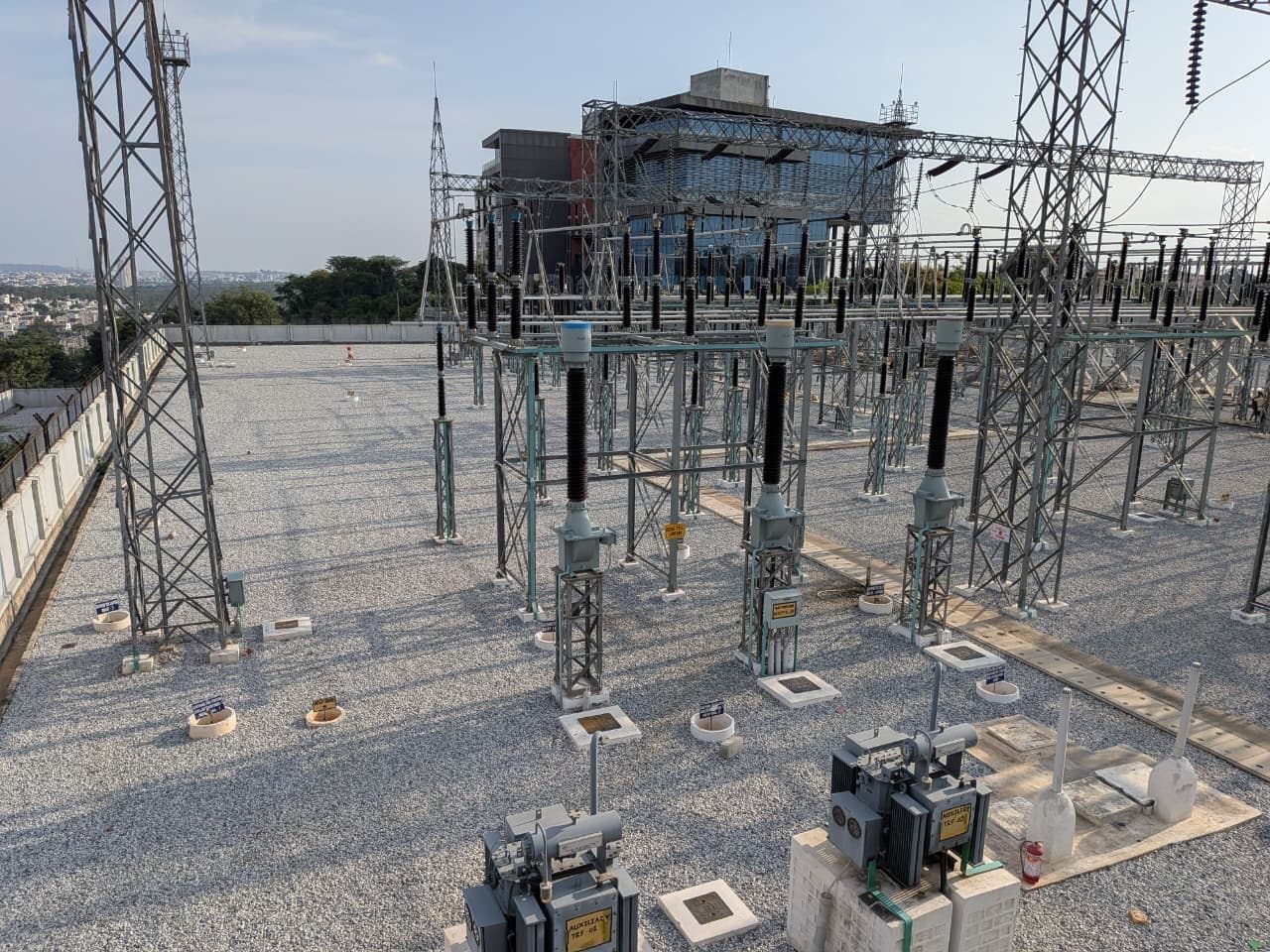 Bay equipment and marshalling boxes from the roof