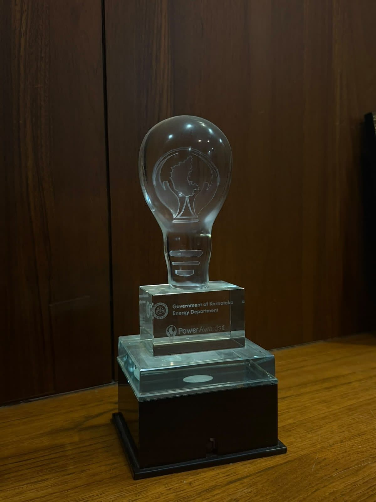 The crystal light-bulb trophy of the Power Awards 2017, Government of Karnataka Energy Department