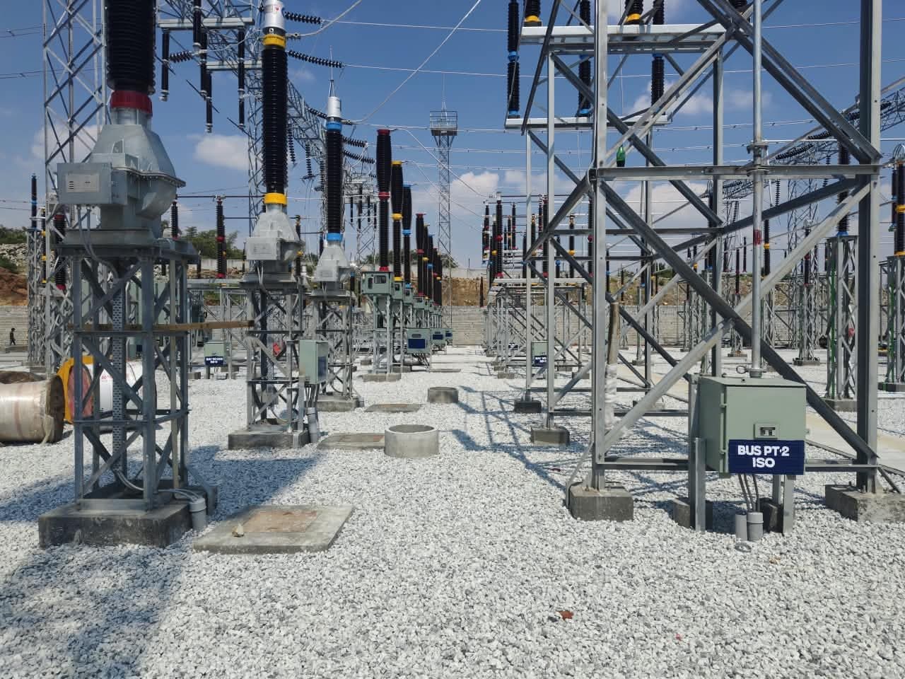 Bus PT and isolator structures in the 220 kV yard